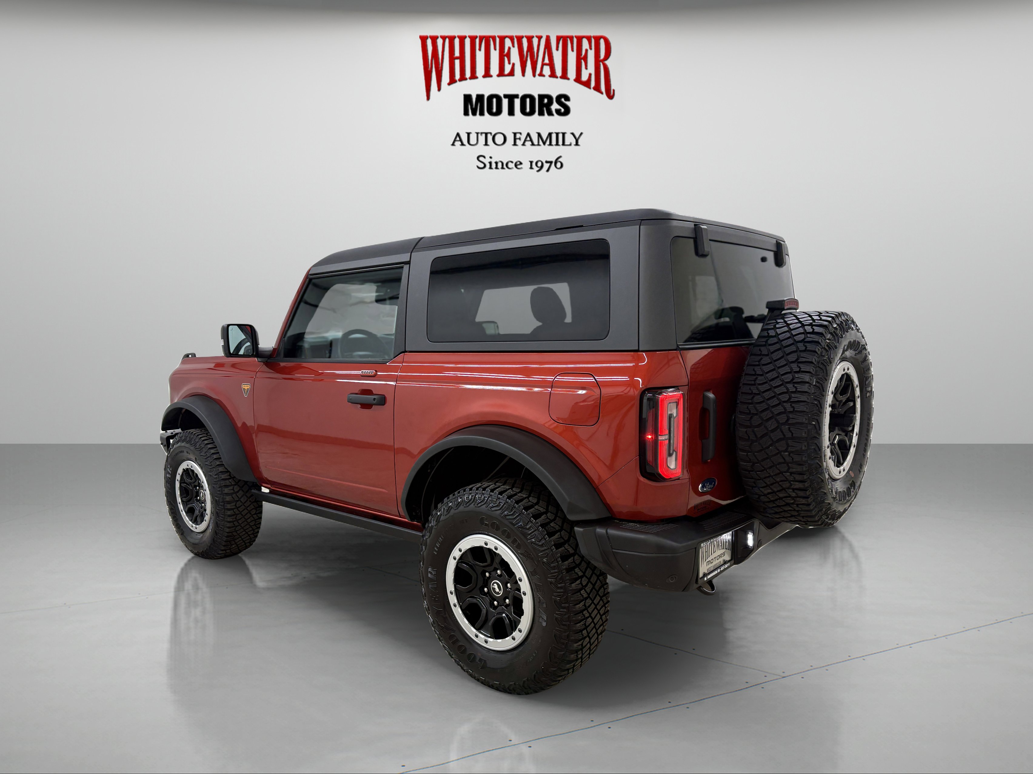 Used 2023 Ford Bronco Badlands image 2