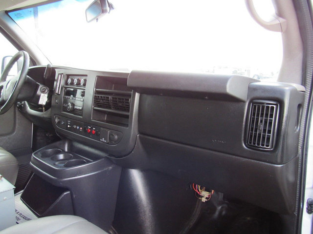 Used 2015 Chevrolet Express 2500 RWD image 15