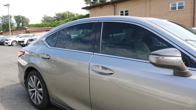 Used 2020 Lexus ES 350 w/ Accessory Package 2 FWD image 3