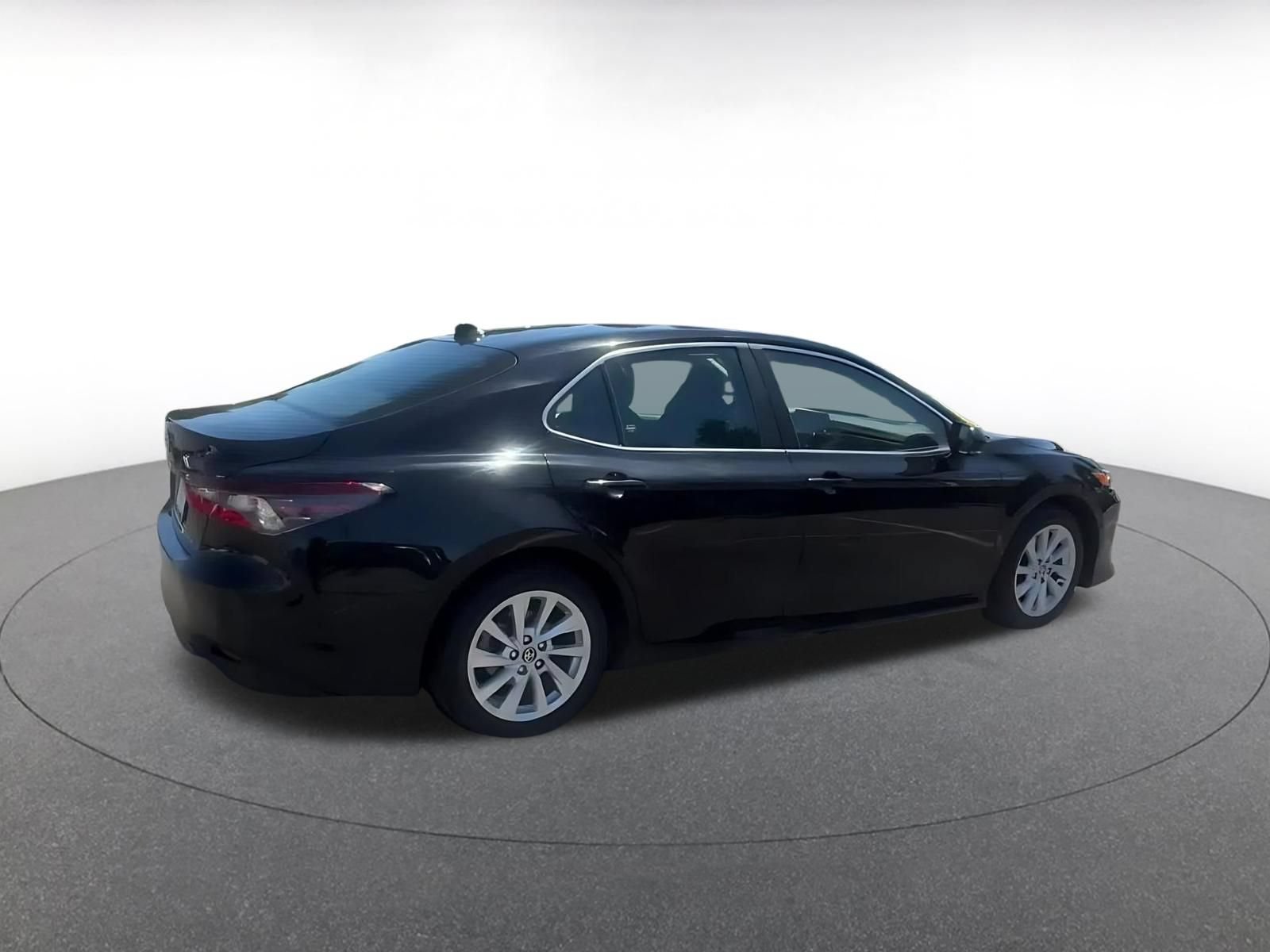 Used 2023 Toyota Camry LE FWD image 15