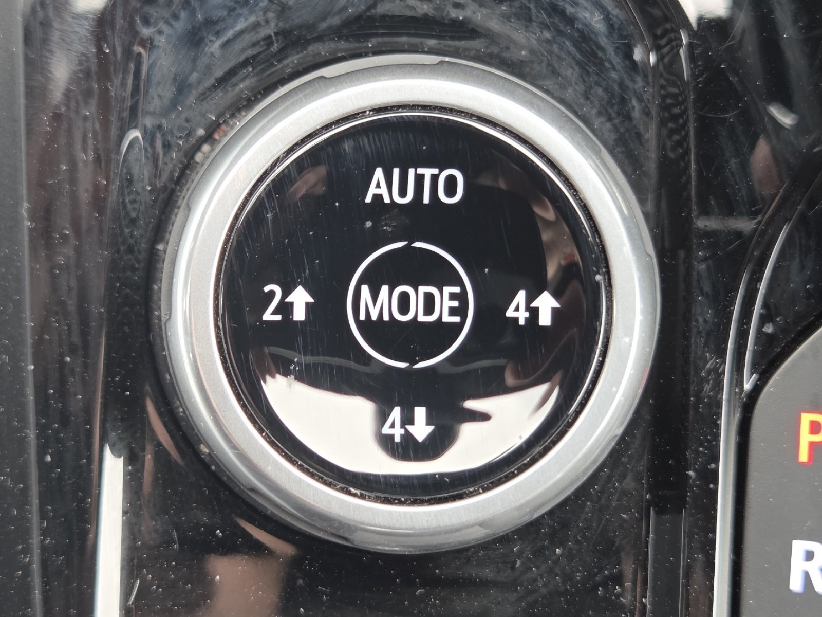 Used 2024 Chevrolet Colorado Z71 w/ Z71 Convenience Package 2 AWD/4WD image 8