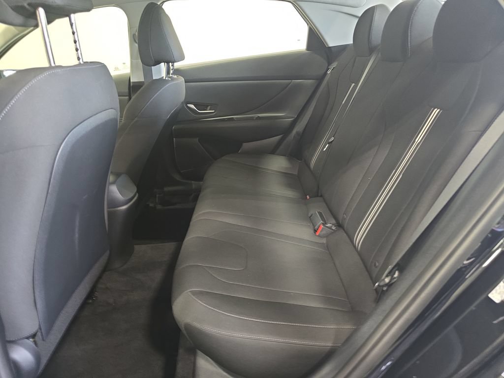 Certified 2022 Hyundai Elantra SEL w/ Convenience Package FWD image 24