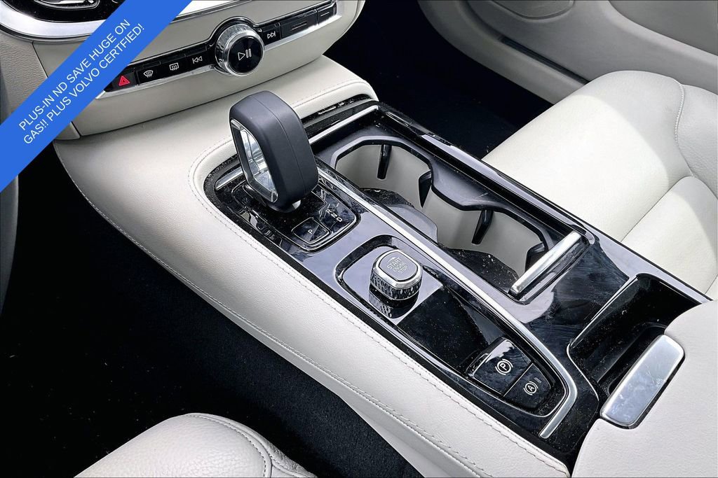 Certified 2025 Volvo S60 T8 Plus AWD/4WD image 19
