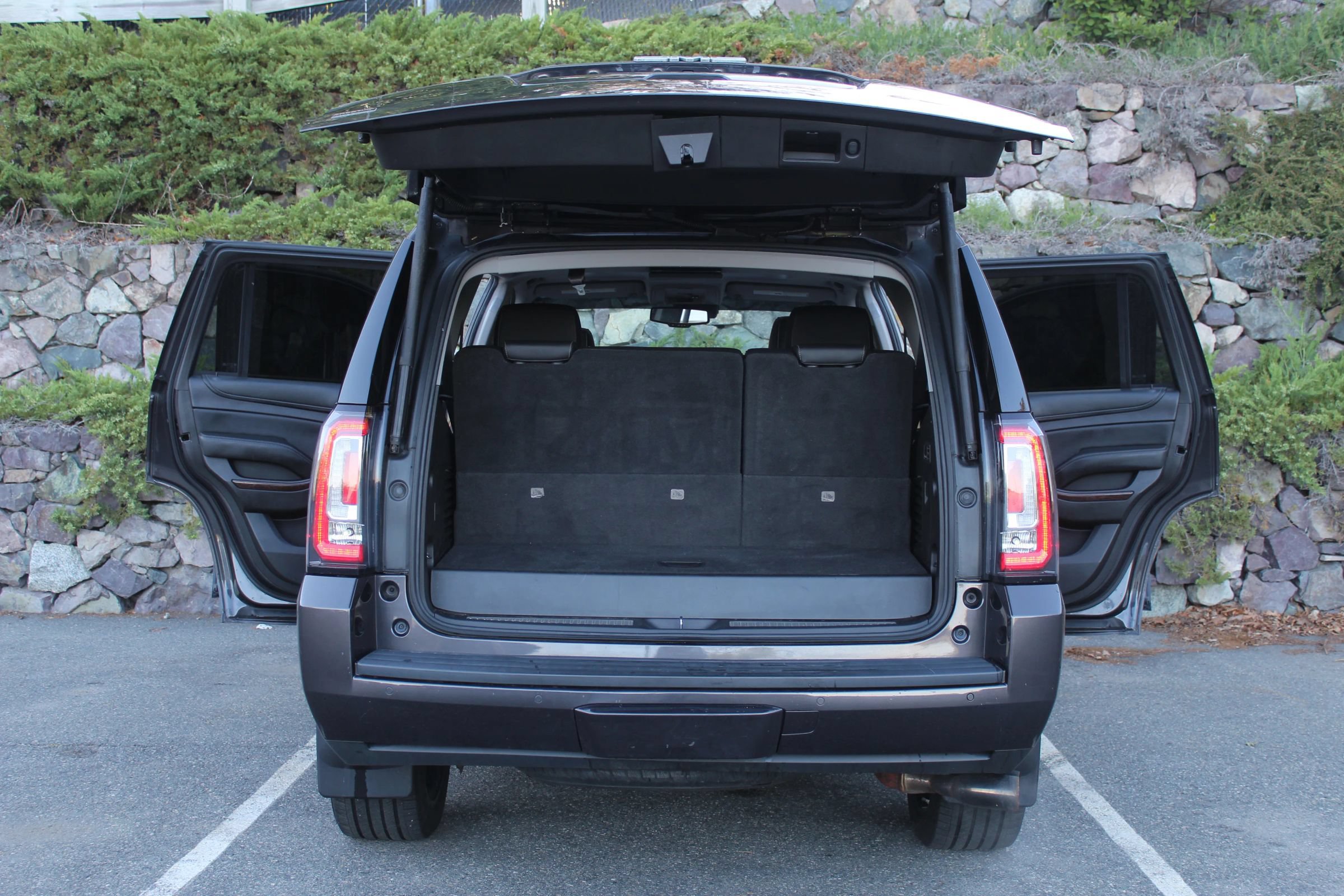 Used 2016 GMC Yukon SLT w/ Open Road Package AWD/4WD image 10