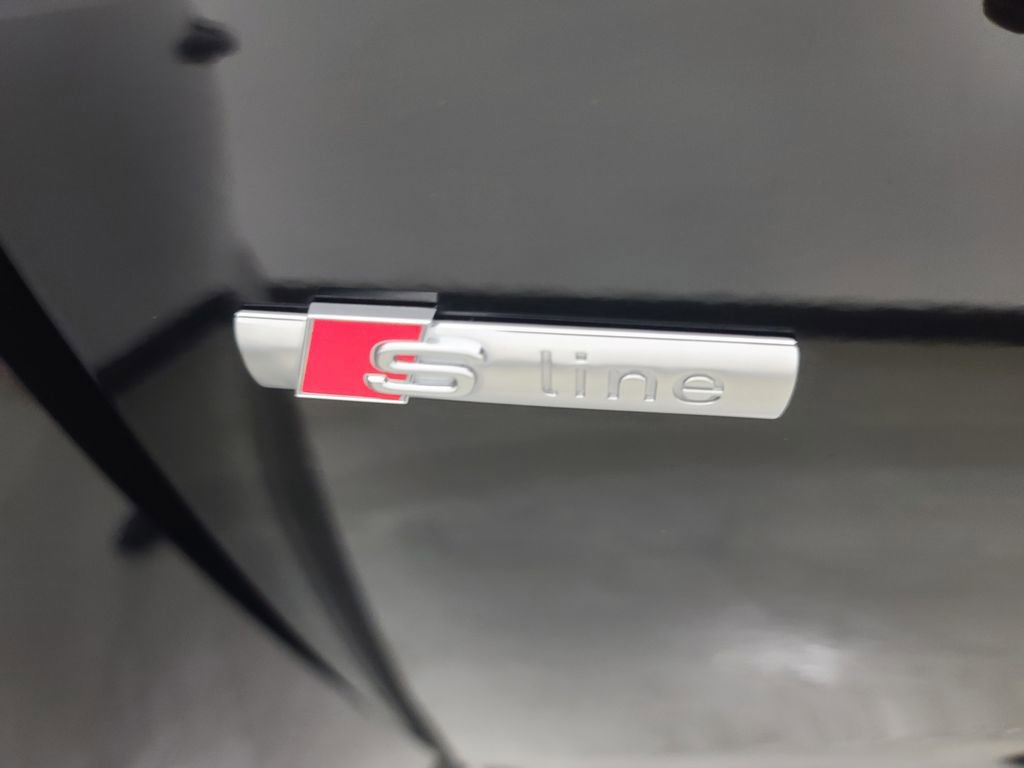 Used 2025 Audi Q3 2.0T Premium image 13