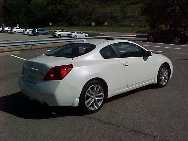 Used 2011 Nissan Altima 3.5 SR FWD image 38