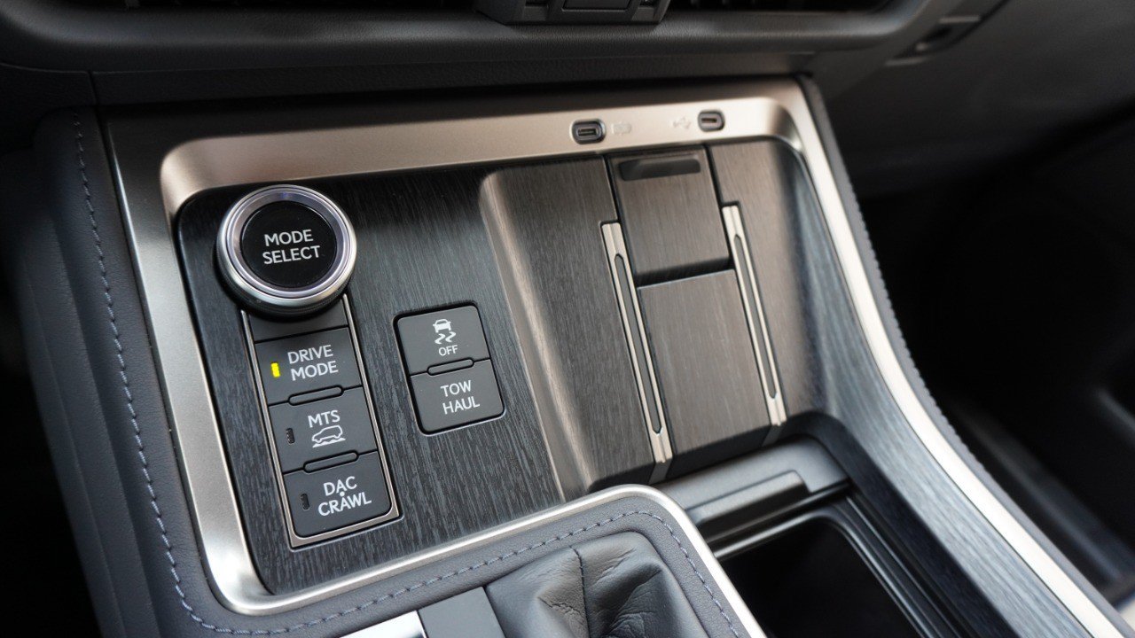 Certified 2025 Lexus GX 550 AWD/4WD image 17