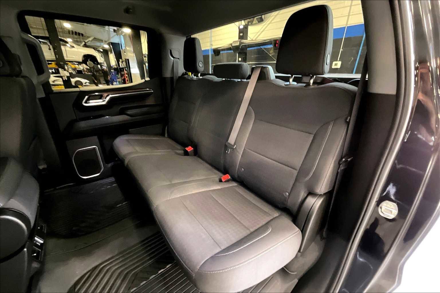 Used 2024 Chevrolet Silverado 1500 RST w/ Z71 Off-Road Package image 15