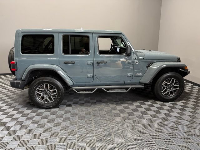 Used 2024 Jeep Wrangler Unlimited Sahara w/ Technology Group AWD/4WD image 7