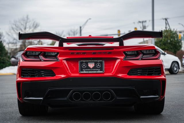Used 2025 Chevrolet Corvette Z06 image 6