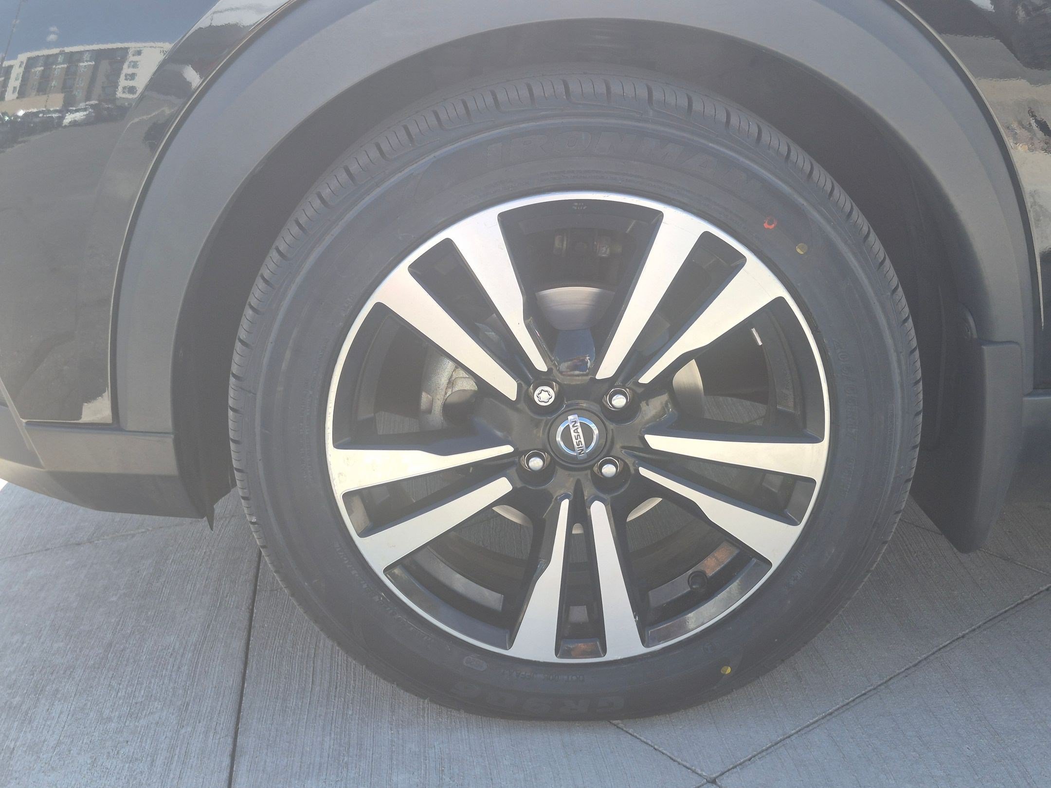 Used 2019 Nissan Kicks SR w/ Exterior Package FWD image 12