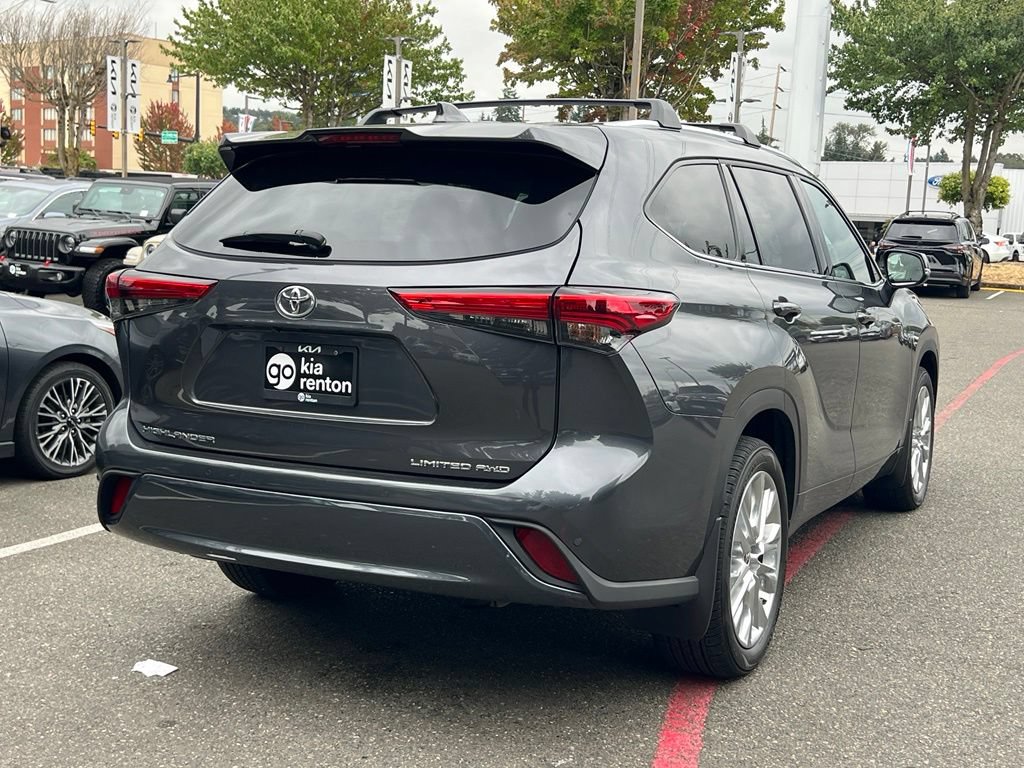 Used 2020 Toyota Highlander Limited AWD/4WD image 7