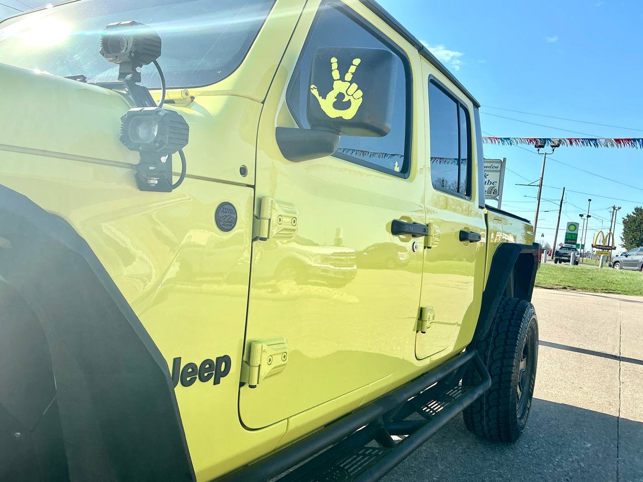 Used 2023 Jeep Gladiator Sport image 27