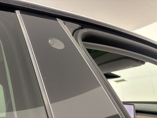 Used 2023 Tesla Model Y Long Range image 29