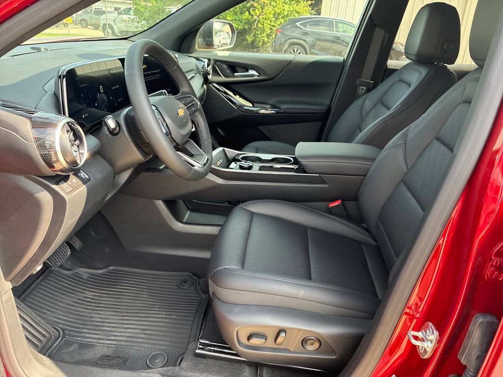 New 2027 Chevrolet Equinox LT w/ Convenience Package II FWD image 17