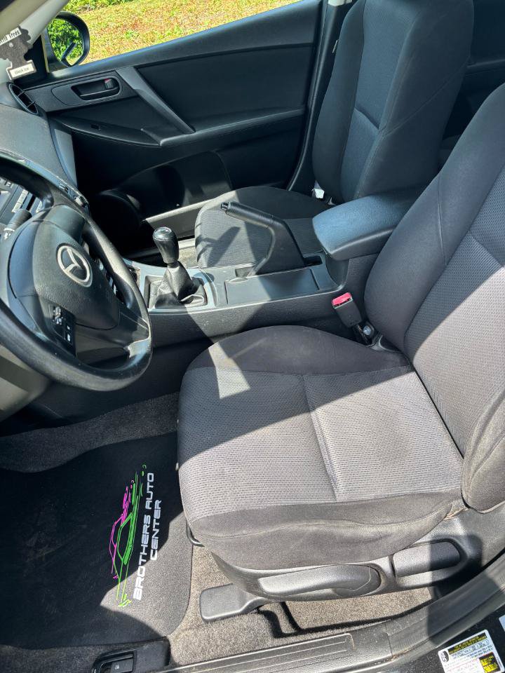 Used 2010 MAZDA MAZDA3 i Sport FWD image 19
