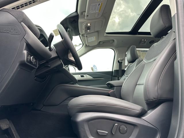 New 2025 Ford Explorer Active w/ Active Comfort Package image 10