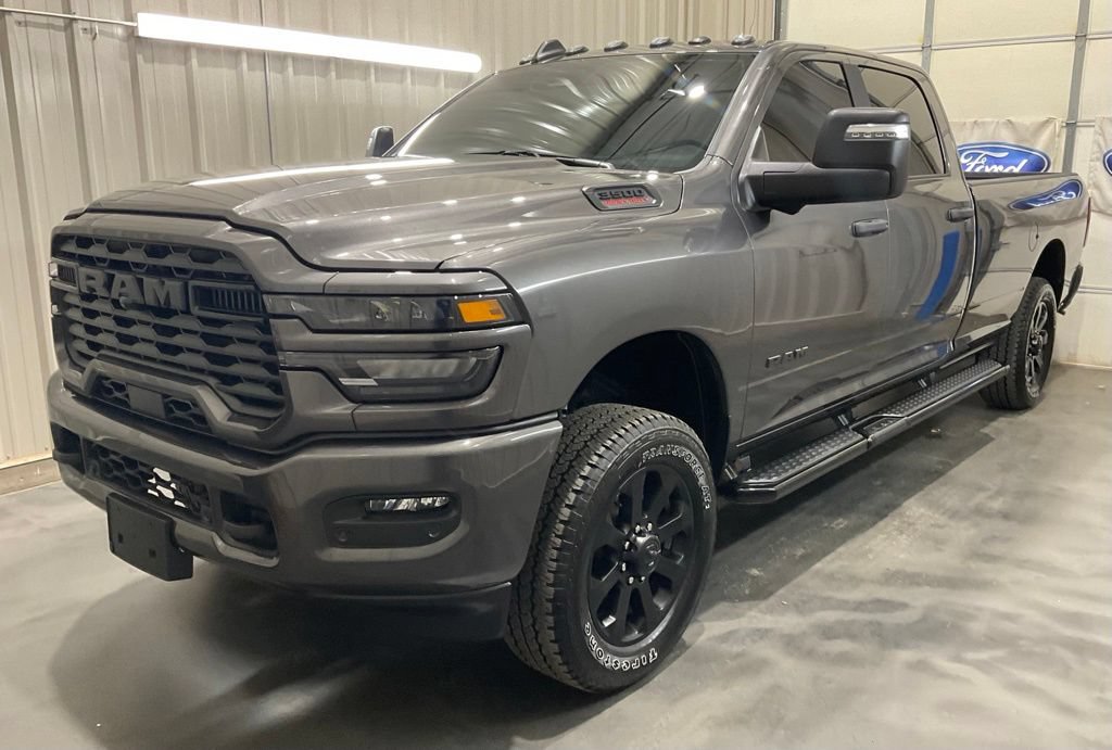 Used 2025 RAM 3500 Big Horn AWD/4WD image 3
