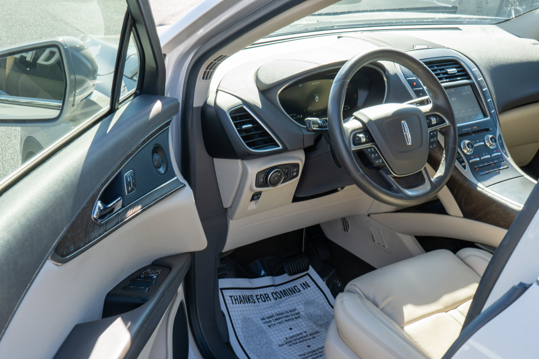 Used 2020 Lincoln Nautilus Reserve w/ Equipment Group 201A image 10