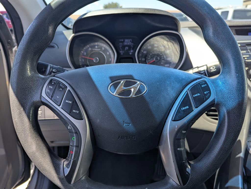 Used 2013 Hyundai Elantra GLS w/ Preferred Pkg FWD image 13