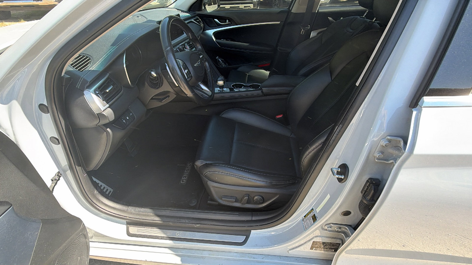 Used 2022 Genesis G70 2.0T image 16