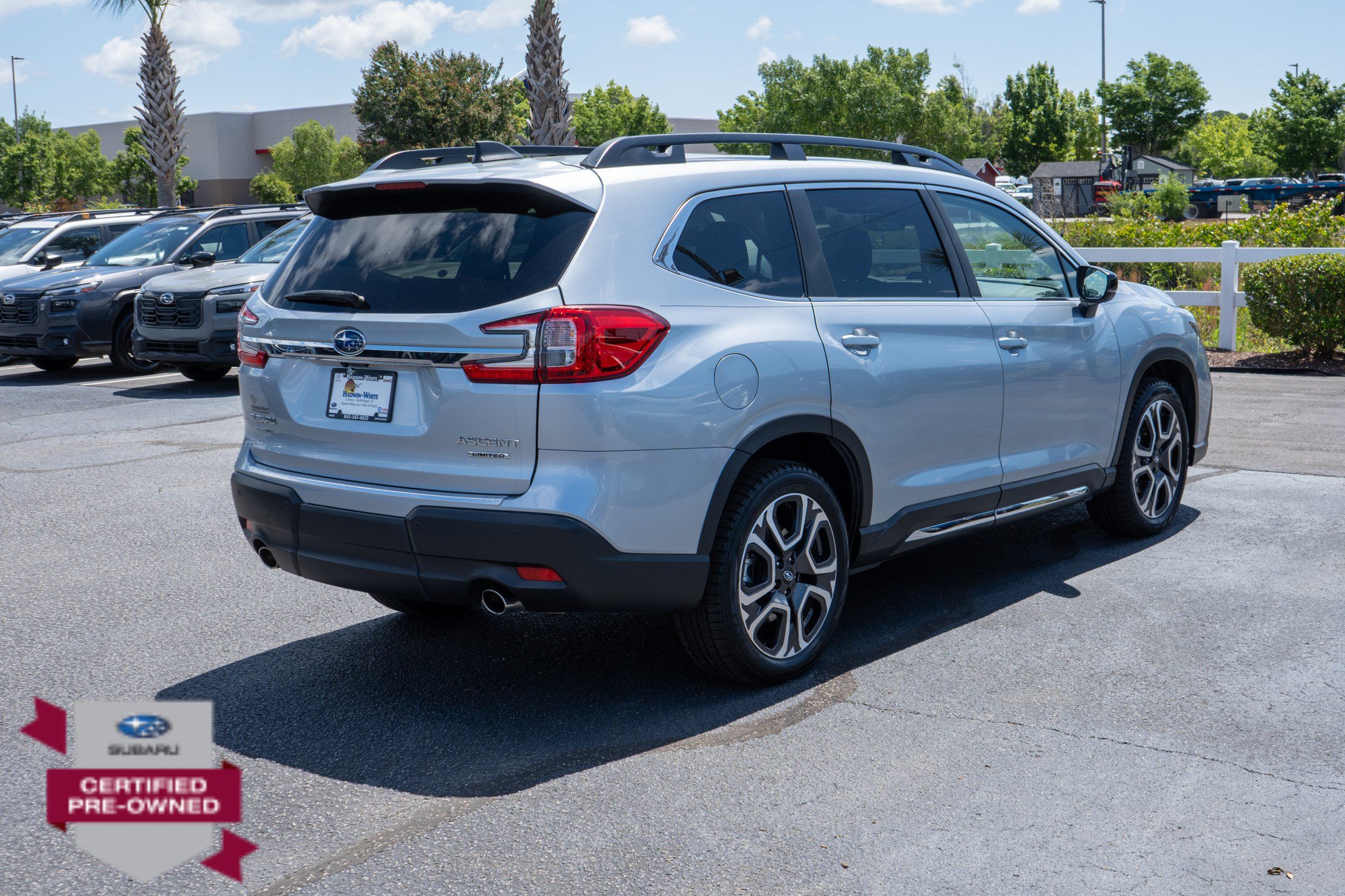 Used 2024 Subaru Ascent Limited w/ Technology Package AWD/4WD image 3
