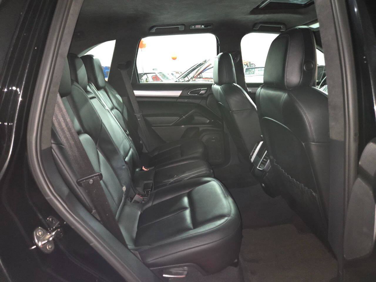 Used 2013 Porsche Cayenne GTS image 96
