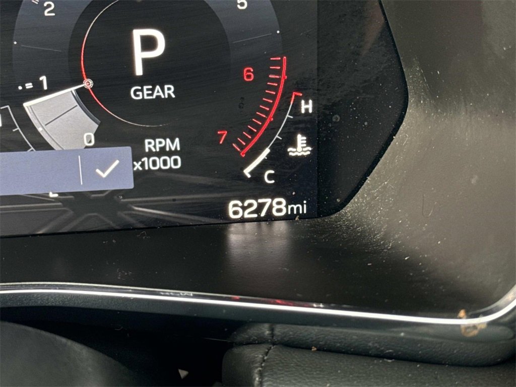 Used 2024 GMC Canyon Elevation image 14