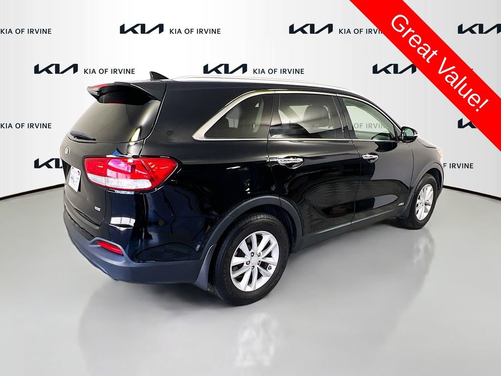 Certified 2017 Kia Sorento LX w/ LX Convenience Package image 12