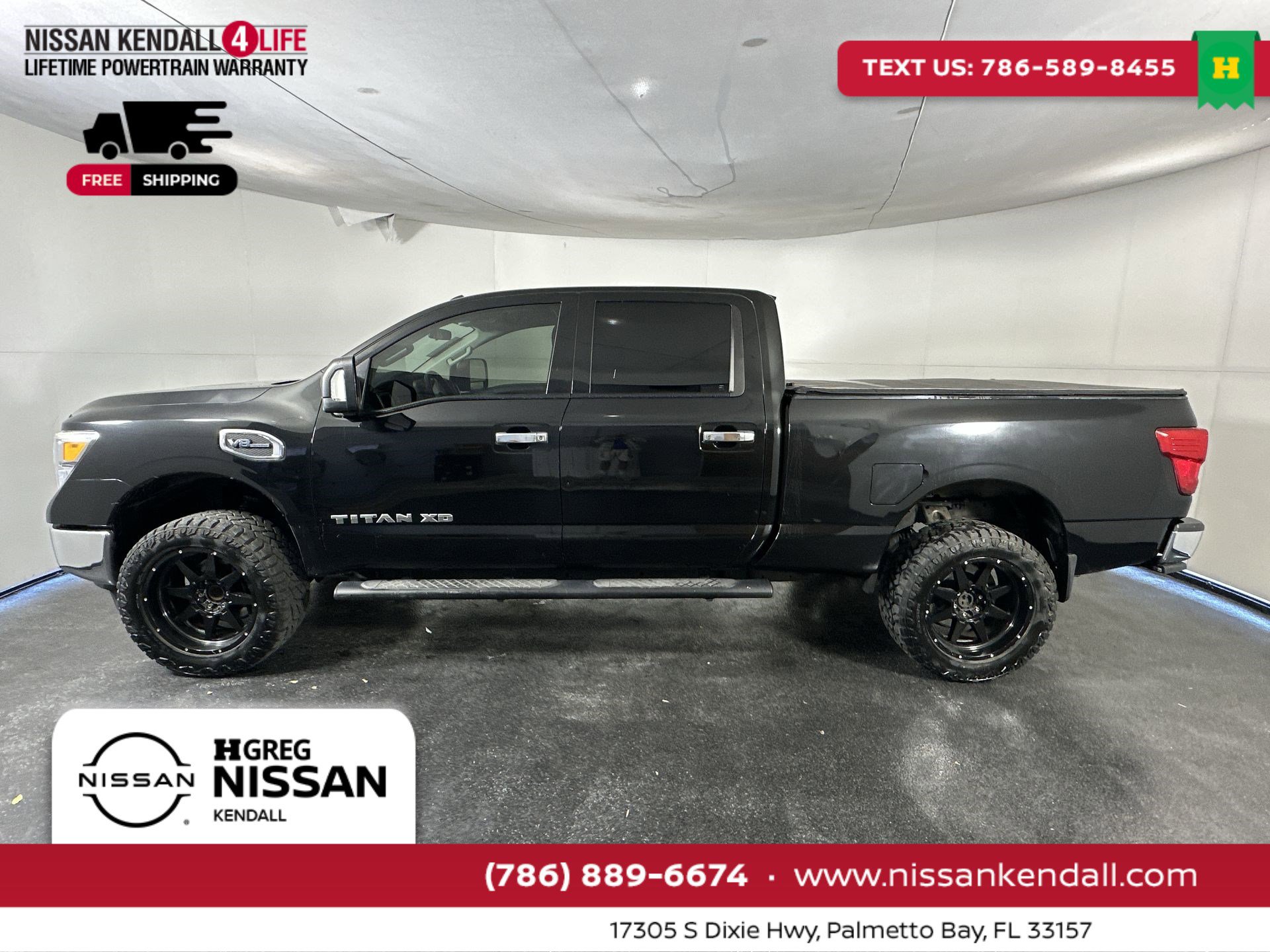 Used 2018 Nissan Titan SV image 7
