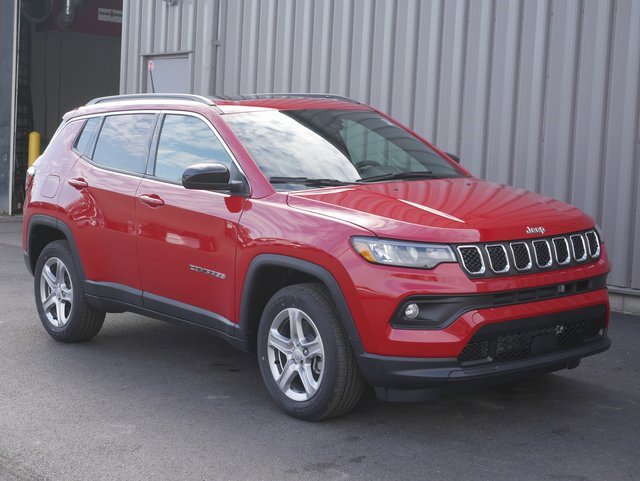 Used 2024 Jeep Compass Latitude w/ Sun and Sound Group image 6