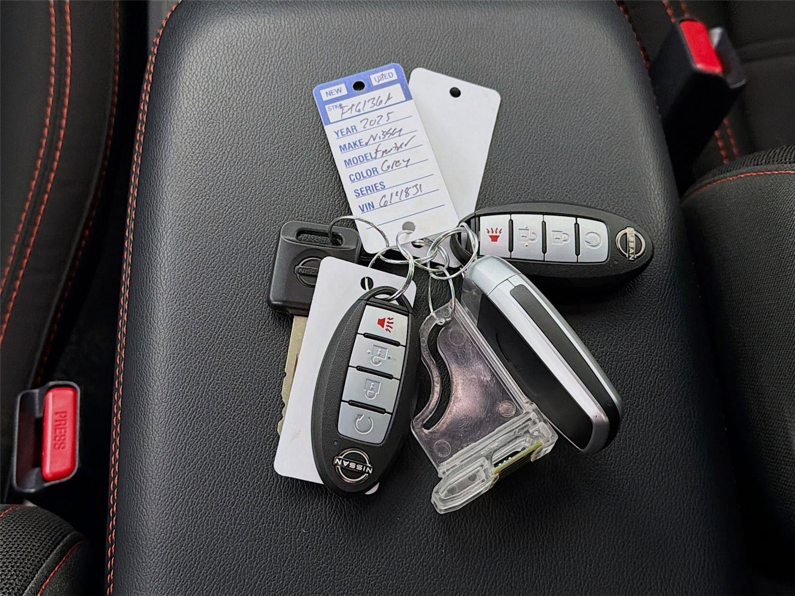 Used 2025 Nissan Frontier PRO-4X w/ Pro Convenience Package image 33