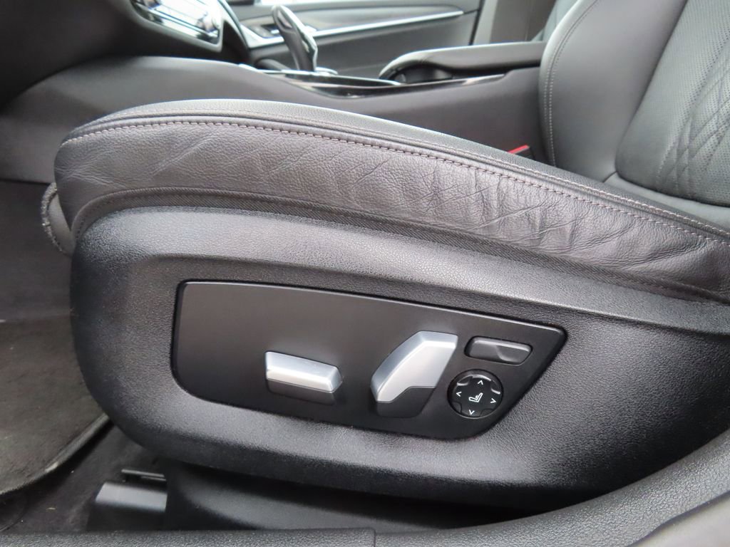 Used 2022 BMW 530e xDrive w/ Premium Package AWD/4WD image 8