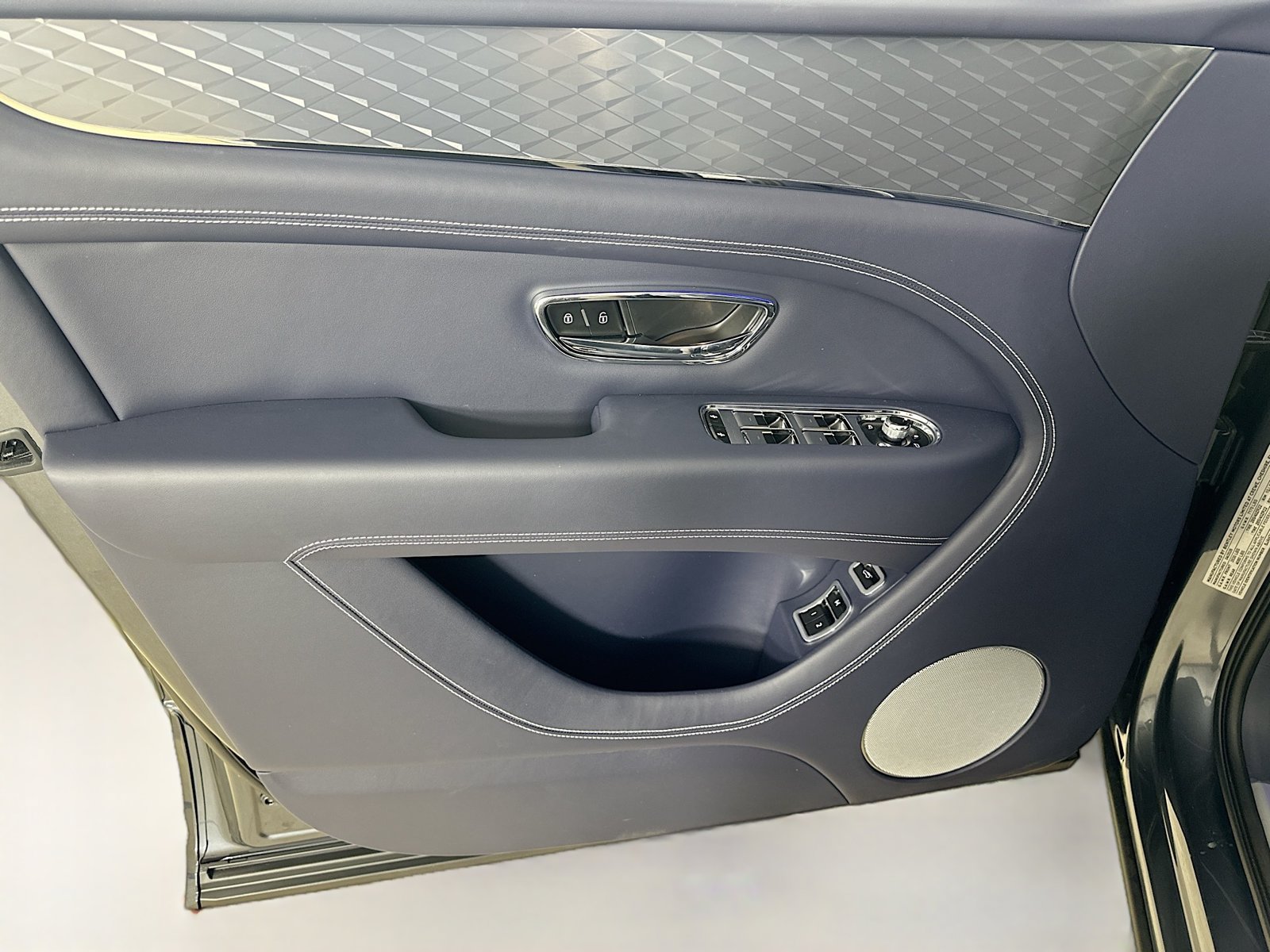 New 2026 Bentley Bentayga Extended Wheelbase AWD/4WD image 19
