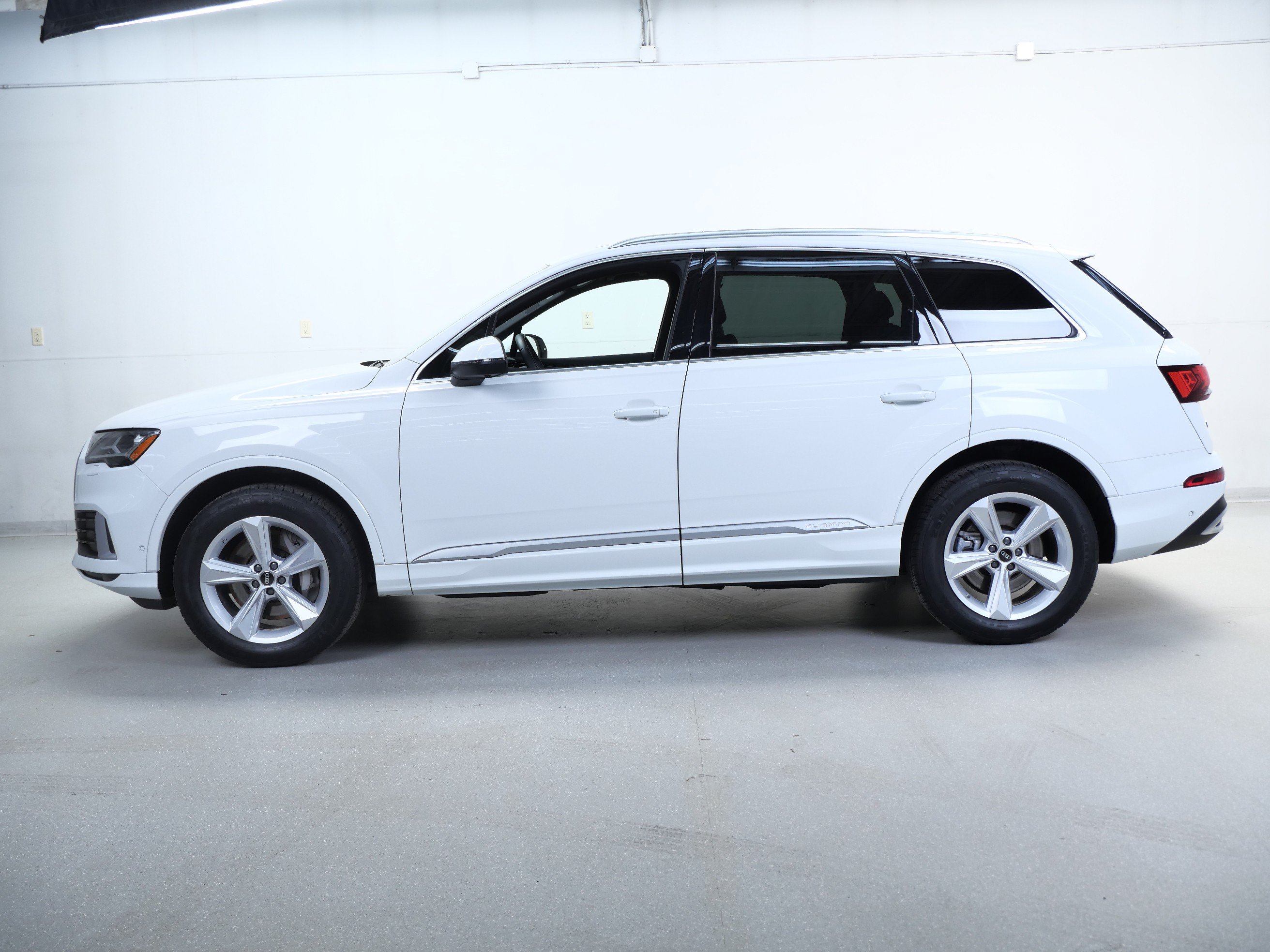 Used 2023 Audi Q7 2.0T Premium Plus w/ Premium Plus Package AWD/4WD image 10