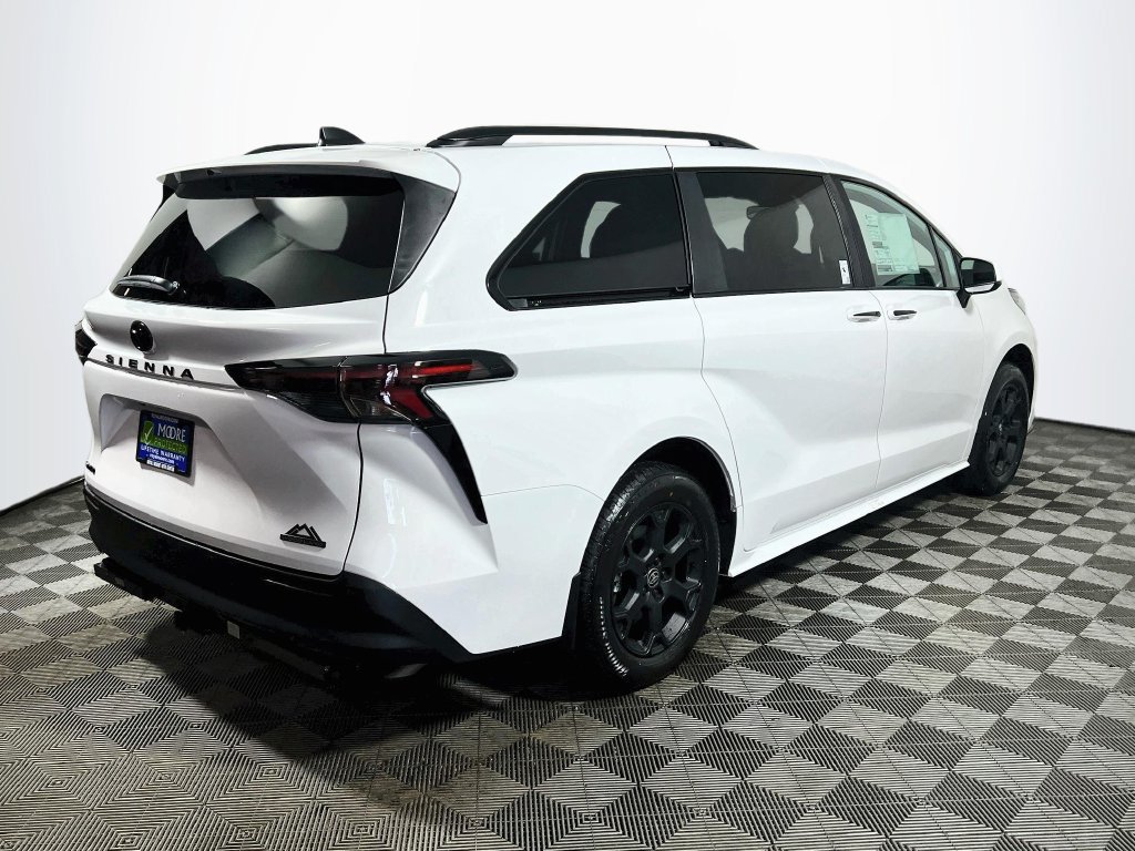 New 2026 Toyota Sienna XLE Woodland Edition AWD/4WD image 7