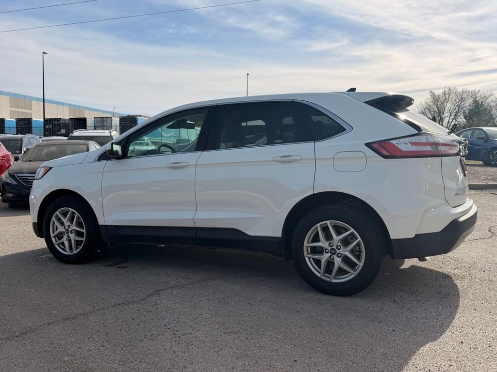 Used 2022 Ford Edge SEL w/ Convenience Package image 5