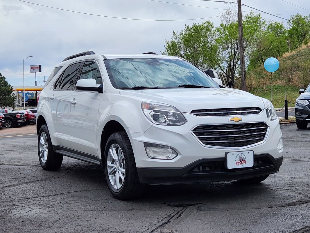 Used 2017 Chevrolet Equinox LT w/ Convenience Package image 3