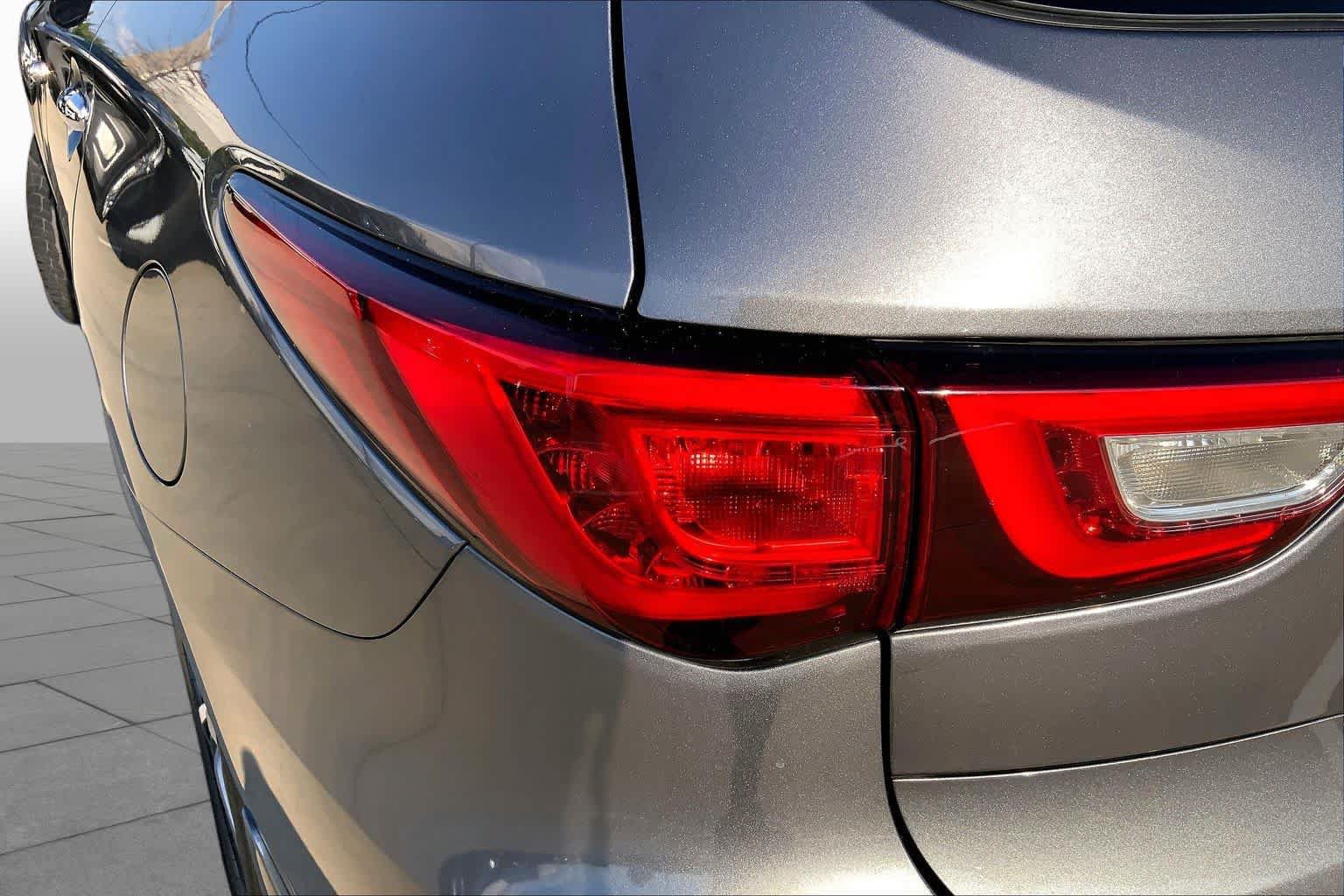 Used 2017 INFINITI QX60 FWD w/ Premium Plus Package image 29