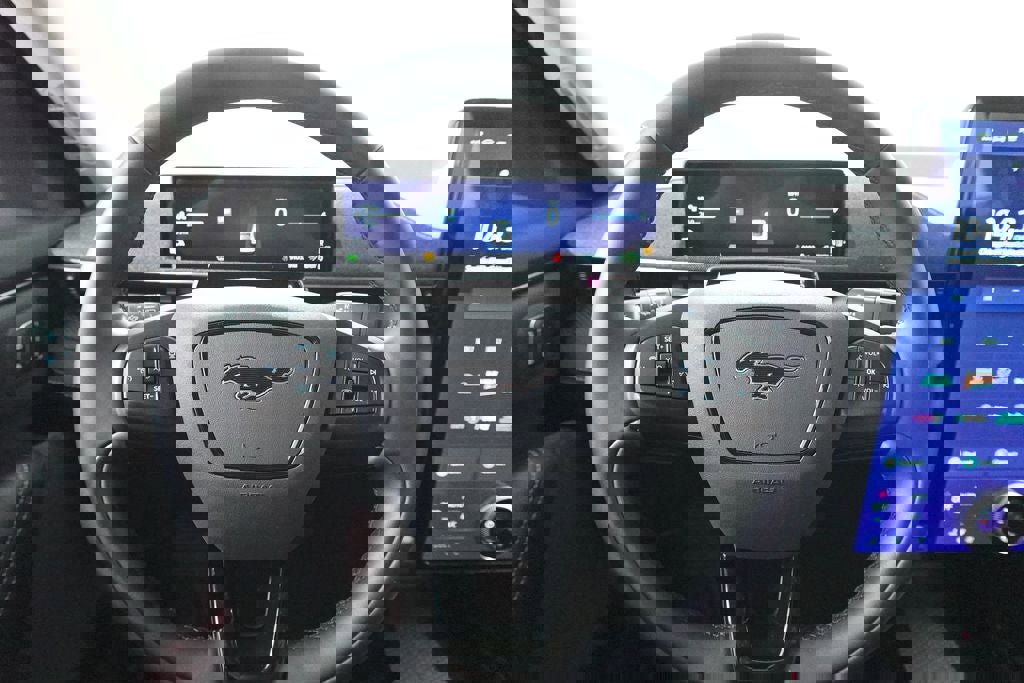 Certified 2025 Ford Mustang Mach-E Premium image 14