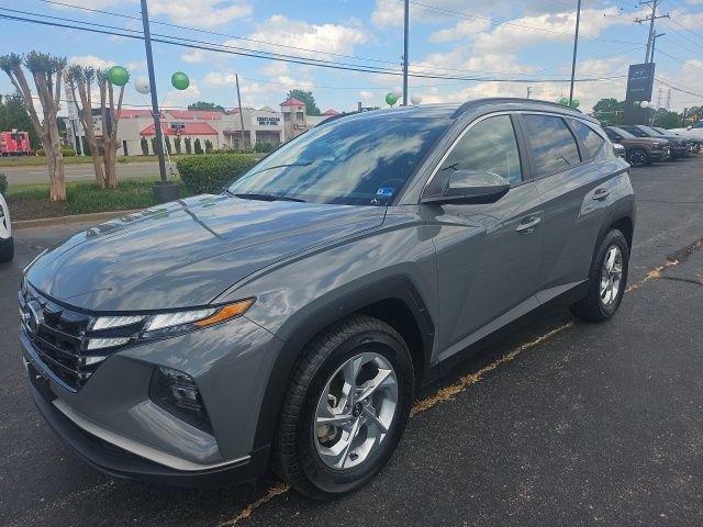Used 2024 Hyundai Tucson SEL FWD image 2