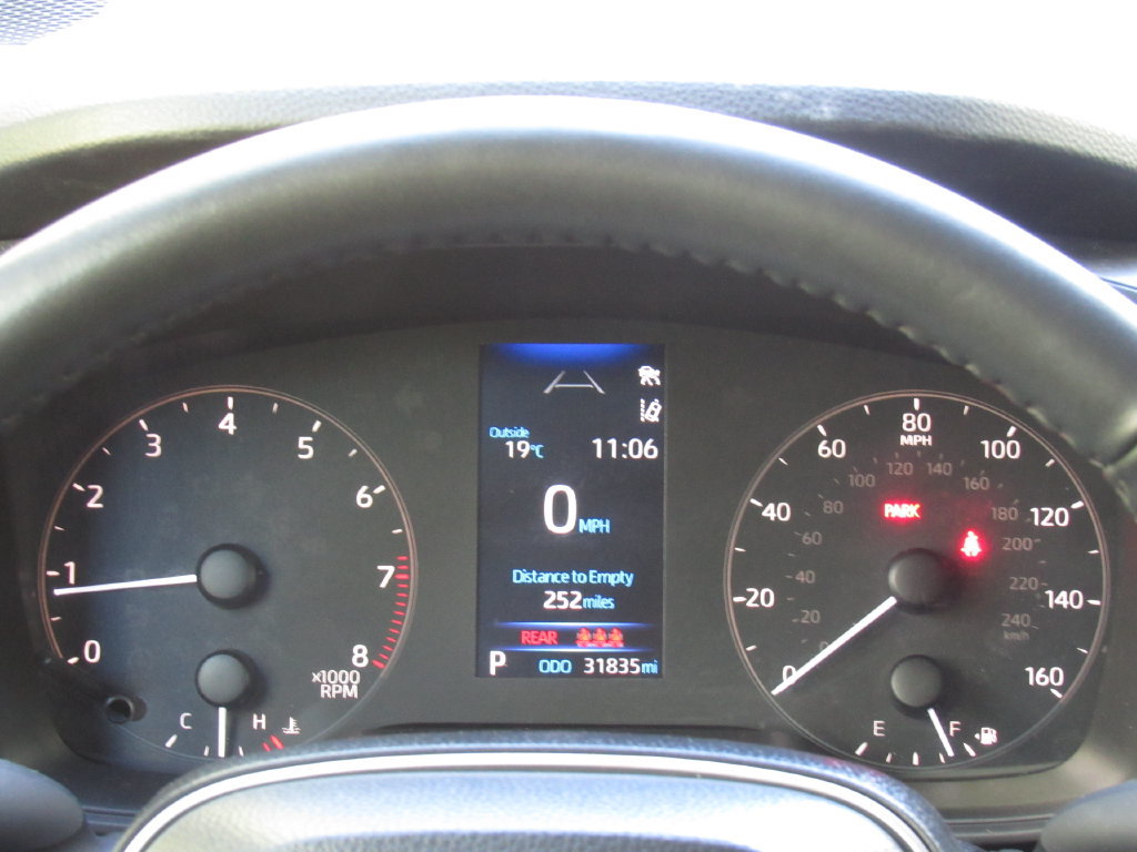 Used 2025 Toyota Corolla Cross LE AWD/4WD image 20