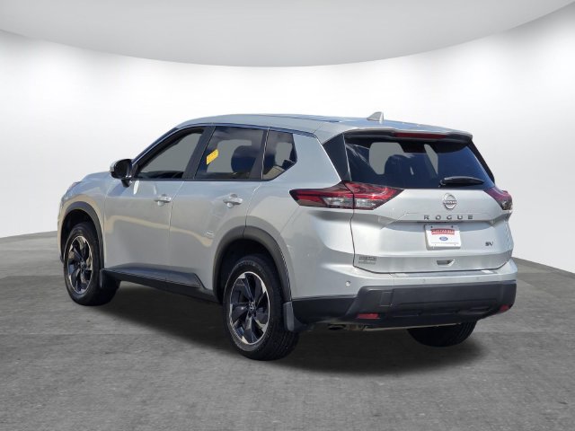 Used 2024 Nissan Rogue SV FWD image 6