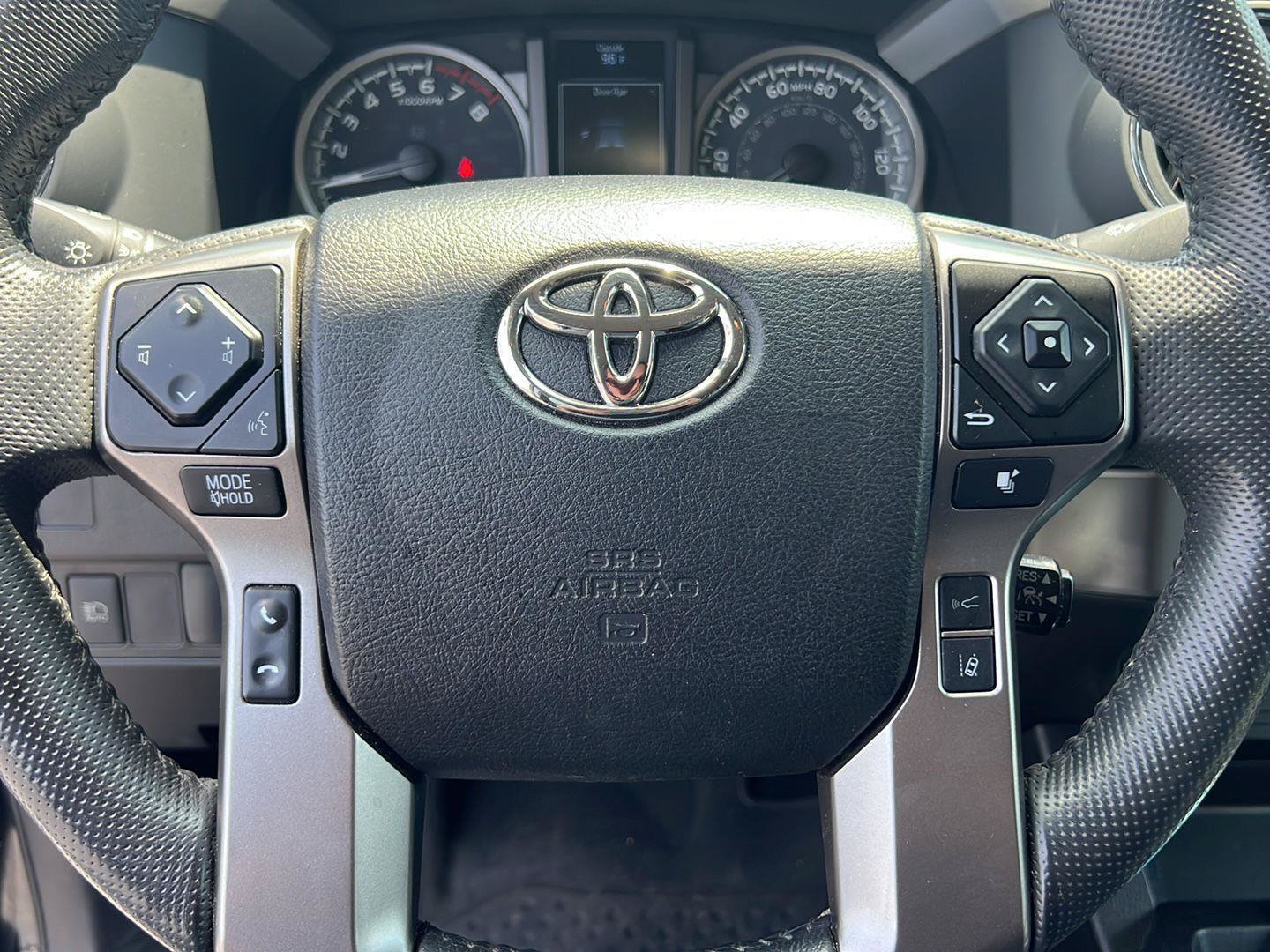 Used 2022 Toyota Tacoma SR5 RWD image 11