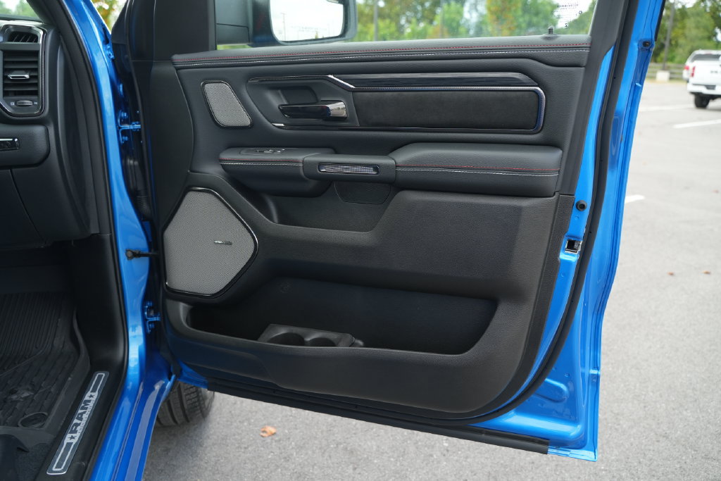 New 2026 RAM 1500 Laramie AWD/4WD image 18
