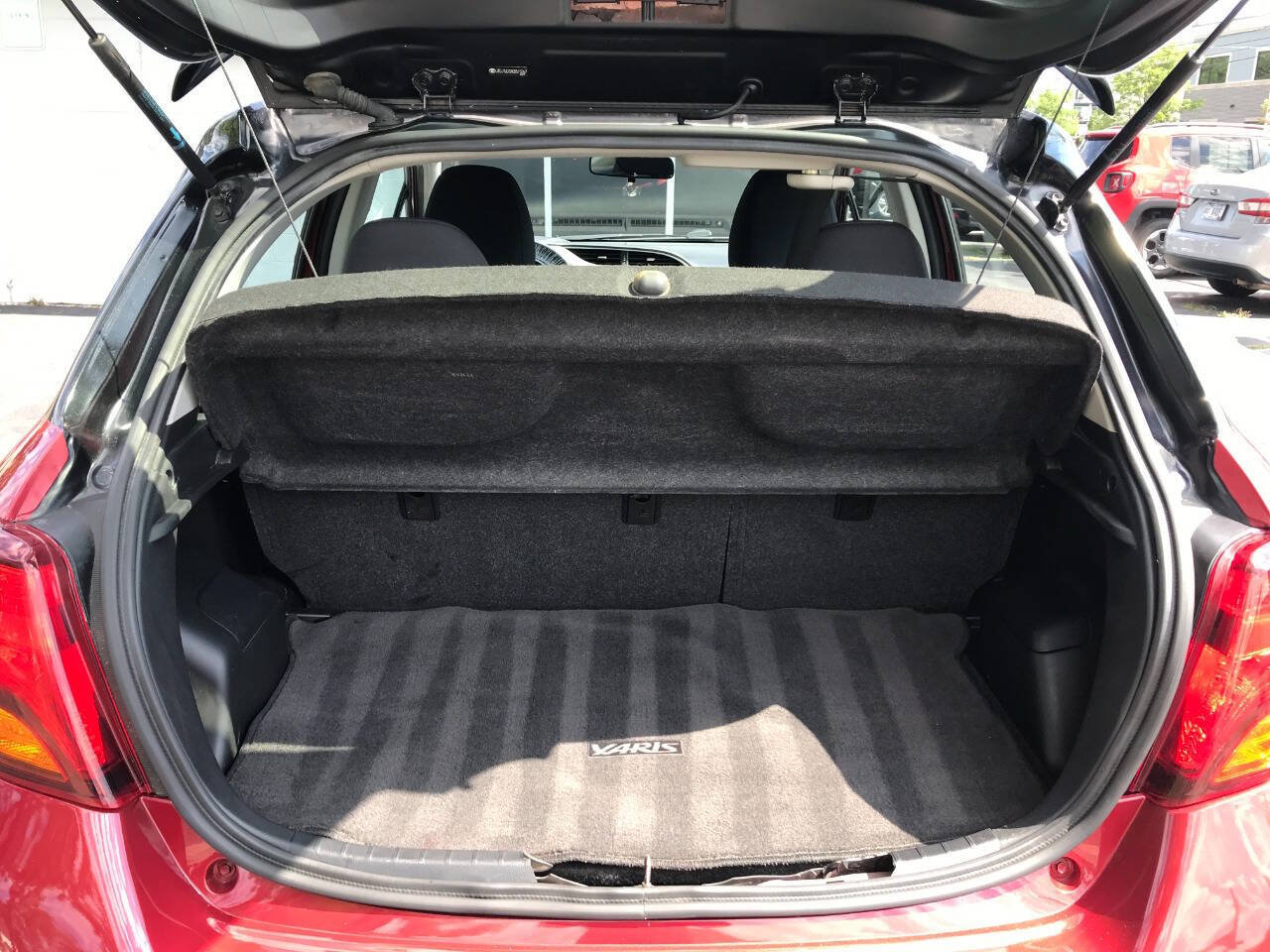 Used 2016 Toyota Yaris L FWD image 12