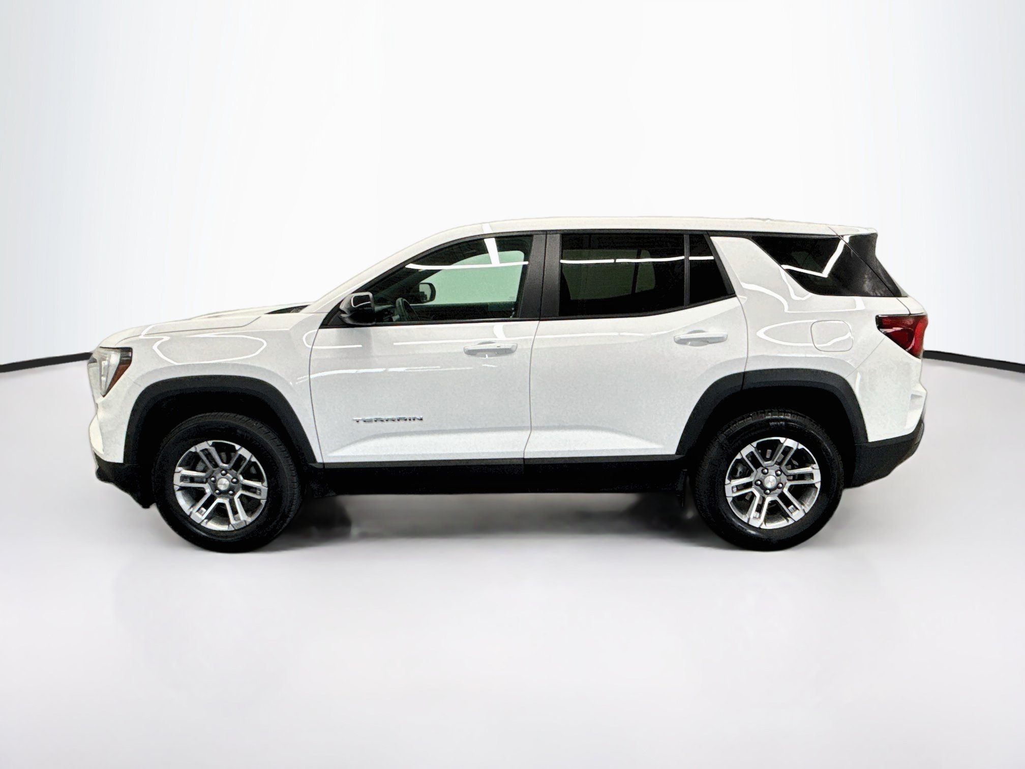 Used 2025 GMC Terrain Elevation FWD image 4