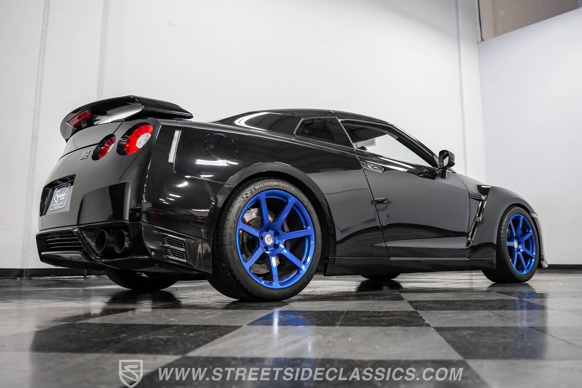 Used 2013 Nissan GT-R Premium image 29