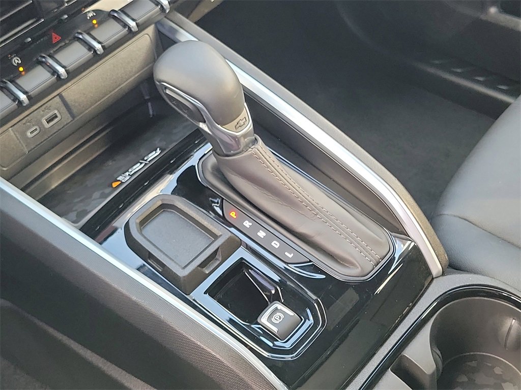 Used 2025 Chevrolet Colorado LT w/ LT Convenience Package image 13