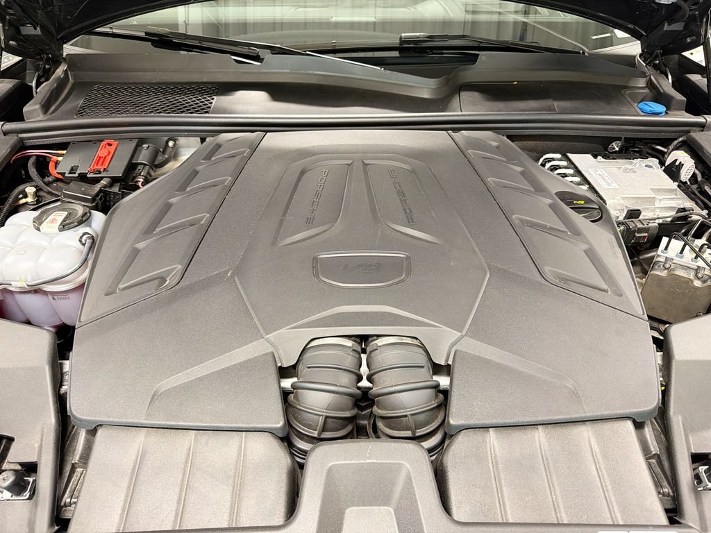 Certified 2024 Porsche Cayenne S AWD/4WD image 31